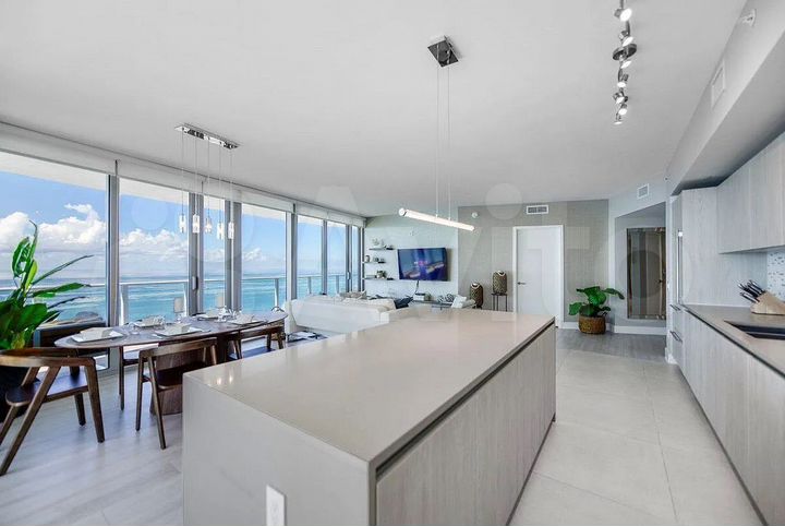 2-к. апартаменты, 110 м², 11/16 эт.