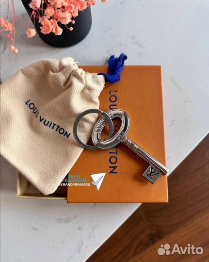 Брелок Louis Vuitton key