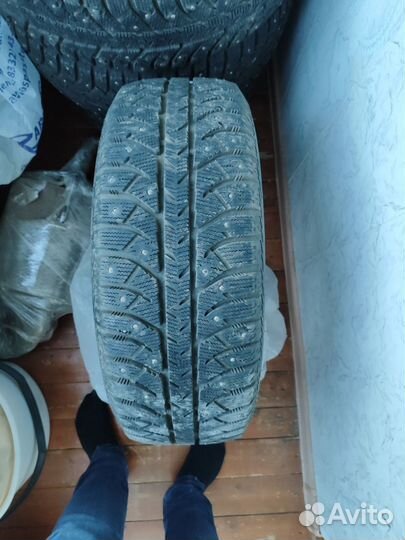 Bridgestone Ice Cruiser 7000S 225/60 R17