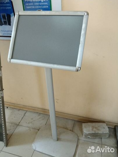 Подставки для журналов, книг, аксессуаров