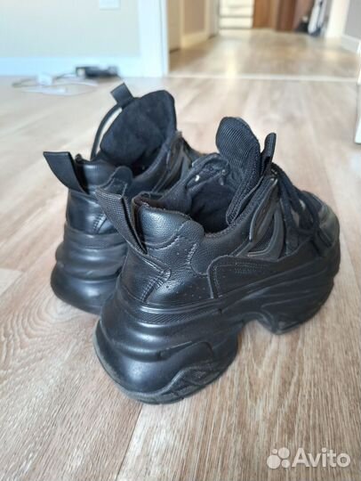 Кроссовки на платформе 35