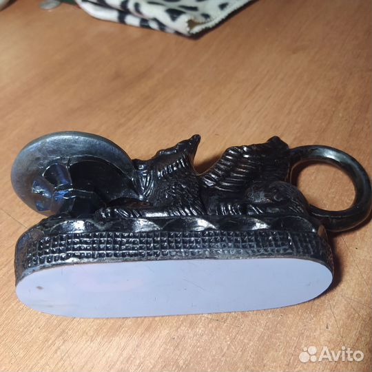 Подсвечник лев