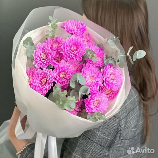 Стойкий букет Яркие хризантемы