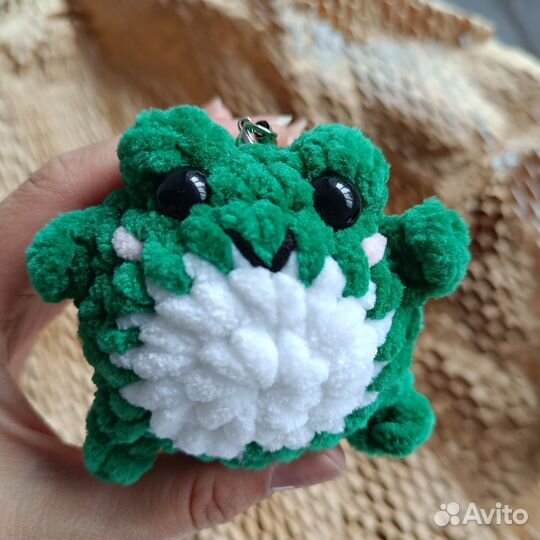 Вязаная лягушка