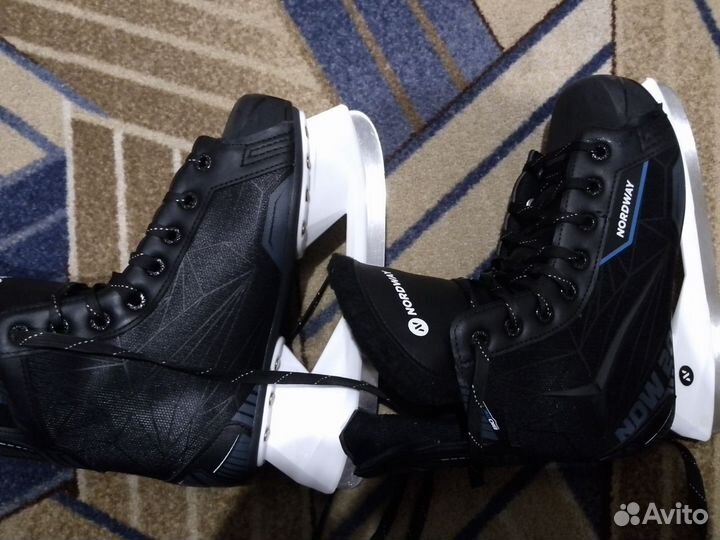 Коньки хоккейные40 размер