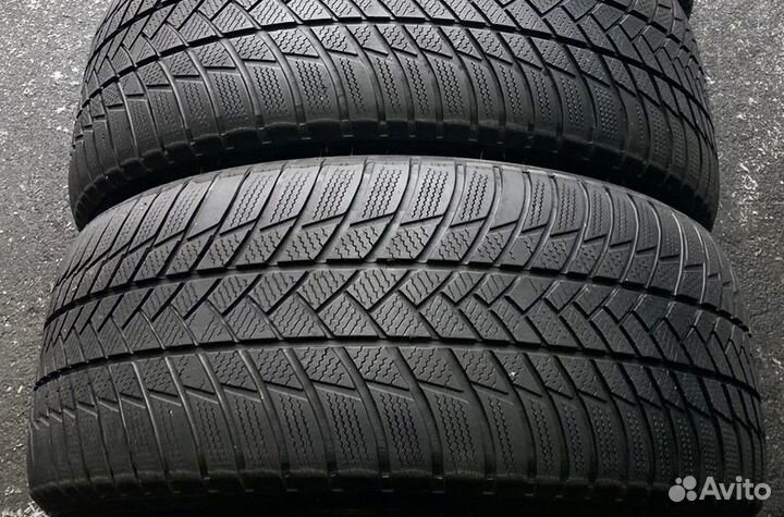 Bridgestone Blizzak LM-001 285/45 R21