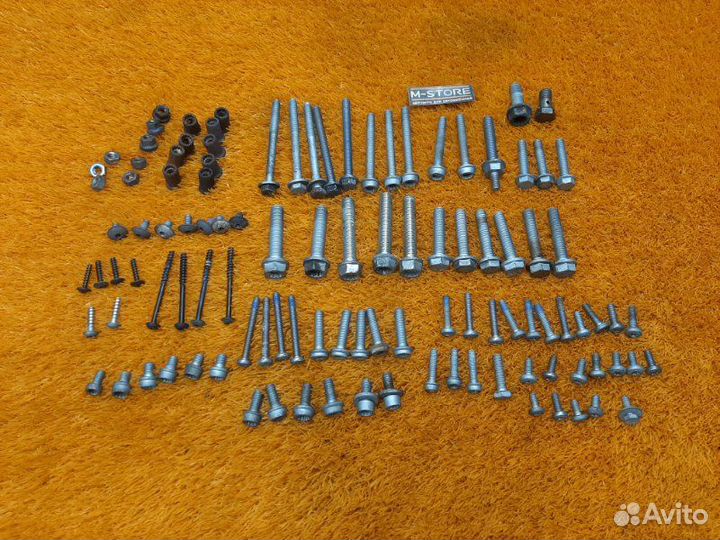 Болты и гайки двс Volkswagen Passat B7 caxa 2011