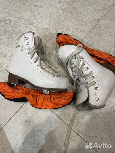 Фигурные коньки graf Ace