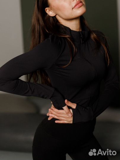 Рашгард женский спортивный