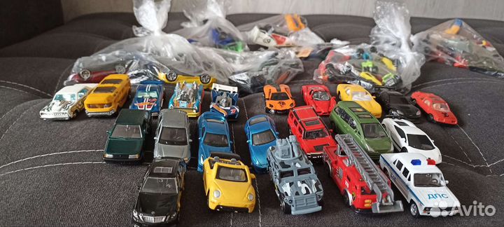 Коллекционные машинки (маленькие)