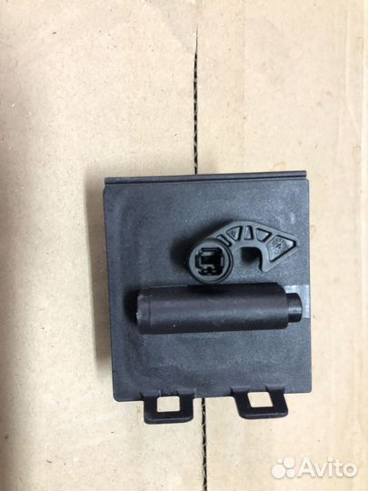 Моторчик лючка бензобака W205, W213