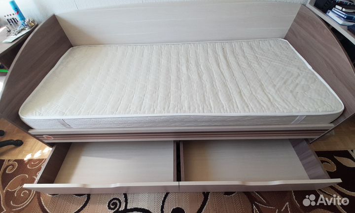 Продам кровать