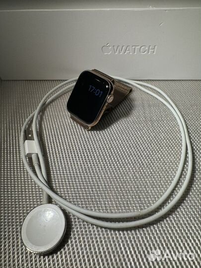 Apple Watch 4 44mm stainless steel gold
