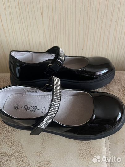 Школьные туфли футурино