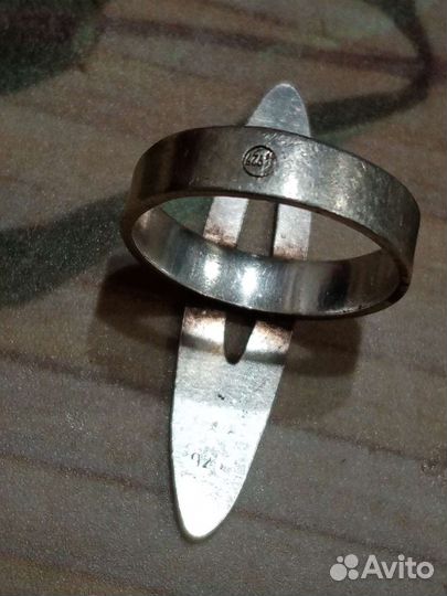 Серебряное кольцо