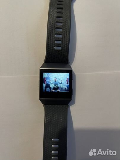 Смарт часы FitBit ionic