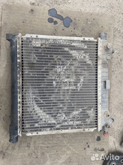 Радиатор охлаждения w124 mercedes