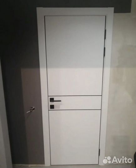 Двери белые новые межкомнатные