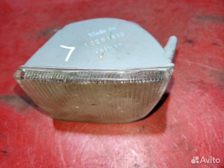 Поворотник передний левый Volkswagen Passat B4