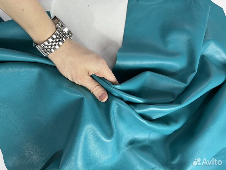 Обрезки натуральной кожи бирюзовые