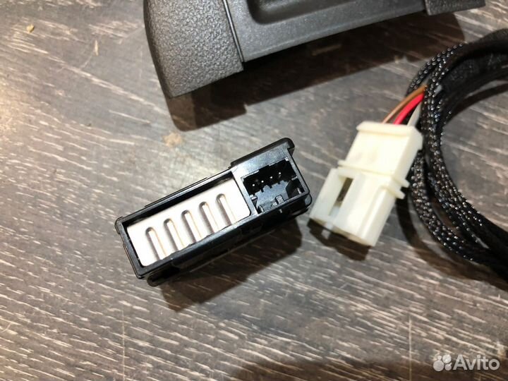 USB для подлокотника polo rapid NEW