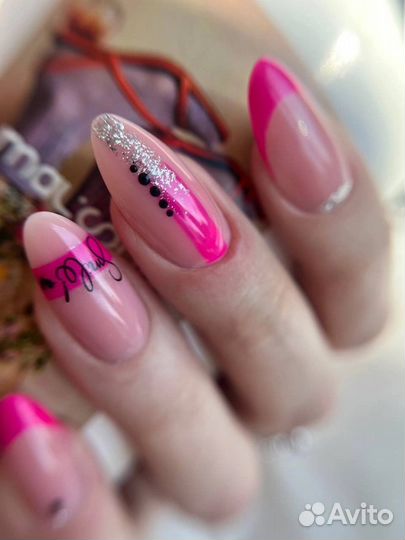 Наращивание ногтей/педикюр/маникюр