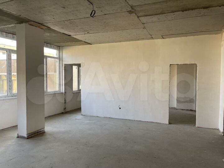 2-к. квартира, 83 м², 4/4 эт.