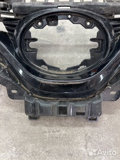 Решетка радиатора Toyota Camry V70