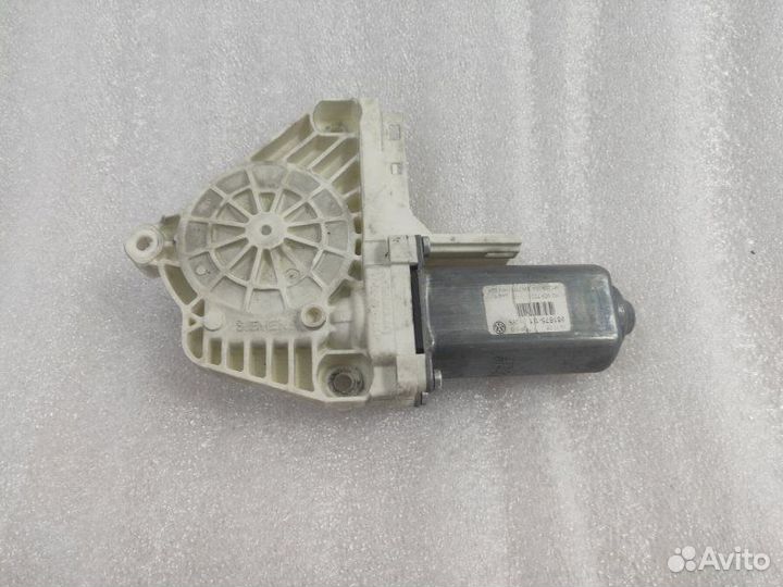 Мотор стеклоподъемника передний левый Volkswagen