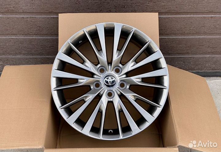 Диски R18 5x114.3 Toyota Camry, Rav4 Lexus RX, NX