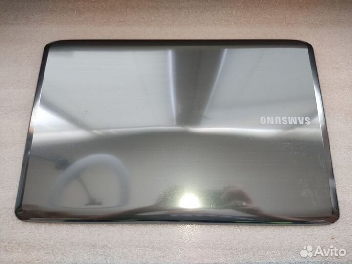Крышка матрицы для ноутбука Samsung NP-R525L