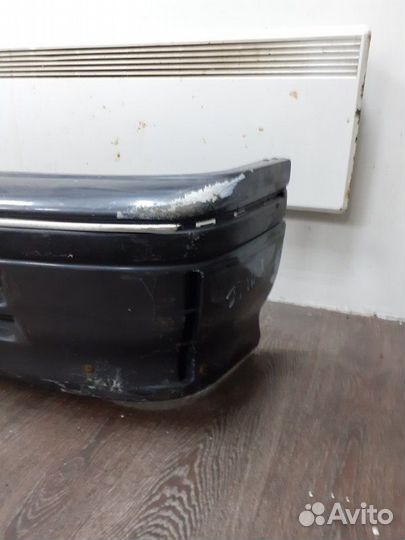 Бампер передний Toyota Hiace