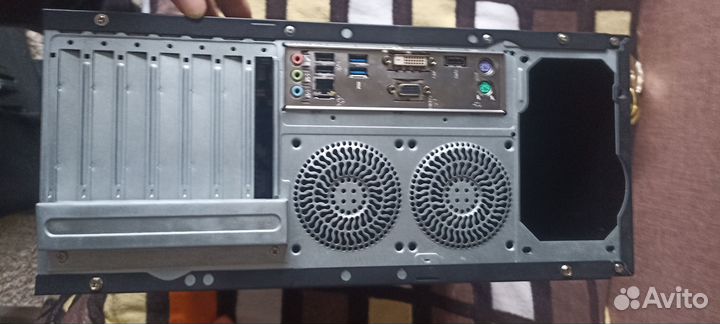 Материнская плата с корпусом