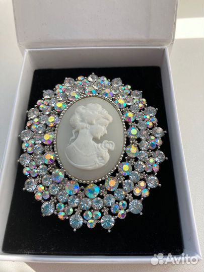 Ретро брошь