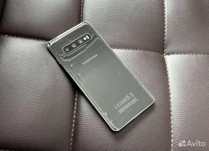 Samsung Galaxy S10, 8/128 ГБ