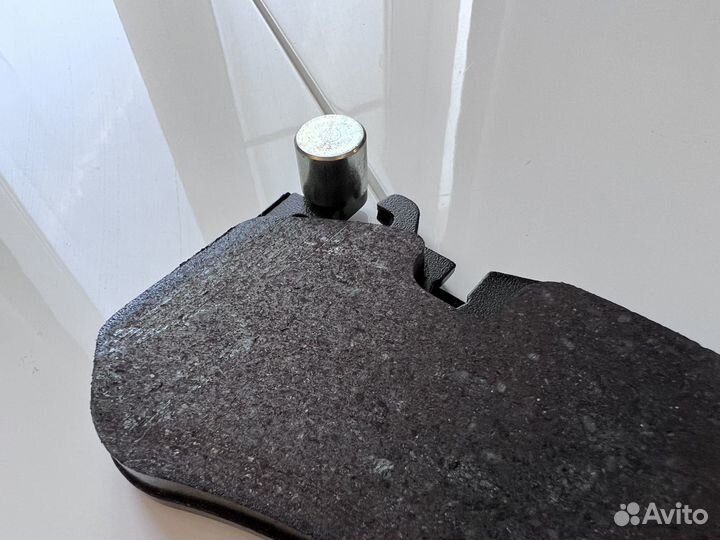 Передние тормозные колодки Mercedes E63S AMG W213