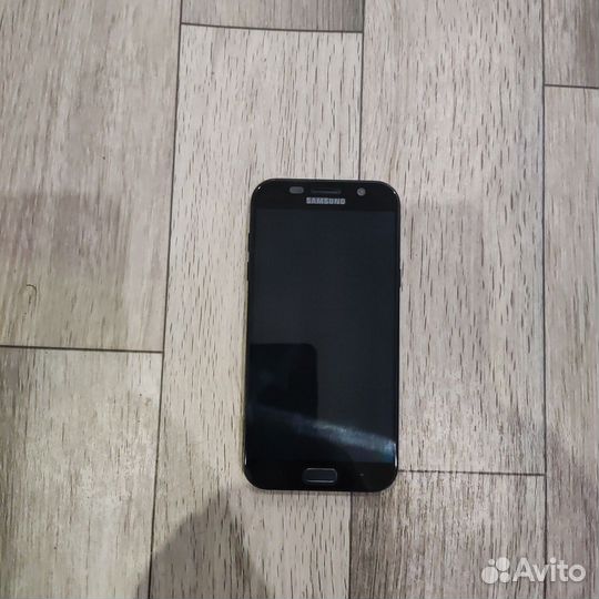 Samsung Galaxy A7 (2017) SM-A720F/DS, 3/32 ГБ