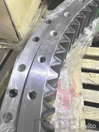 Опорно-поворотный круг 81N9-01022