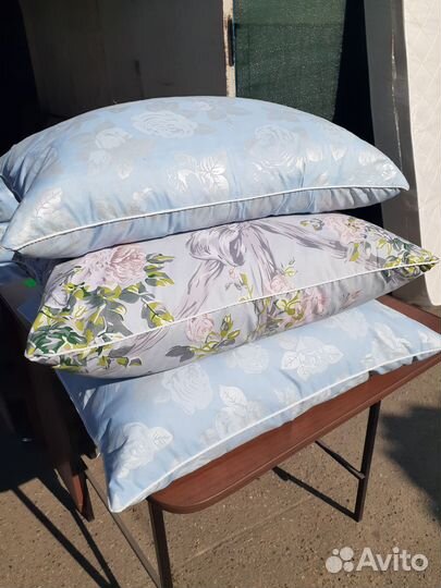 Подушка деревенская из пера кур 70/70