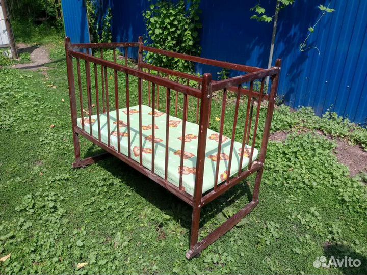 Детская кроватка