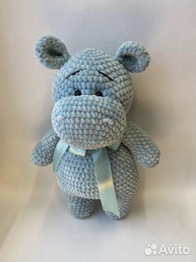 Вязаная мягкая игрушка Бегемот