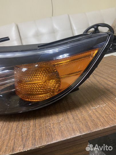 Фара левая ксенон Kia Sorento 2 XM 09-12г