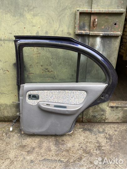 Задняя правая дверь Nissan Pulsar N15
