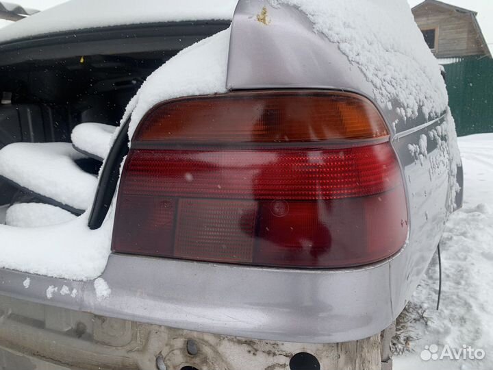 Фонарь задний е39