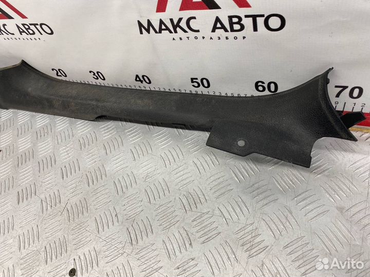 Б/У накладка порога салона (обшивка салона) правый