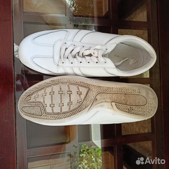 Кроссовки белые 42