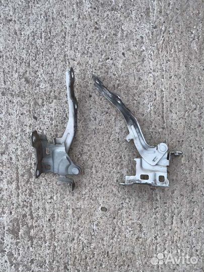 Петля капота левая Kia Soul wagon - 5DR 5P G4FC