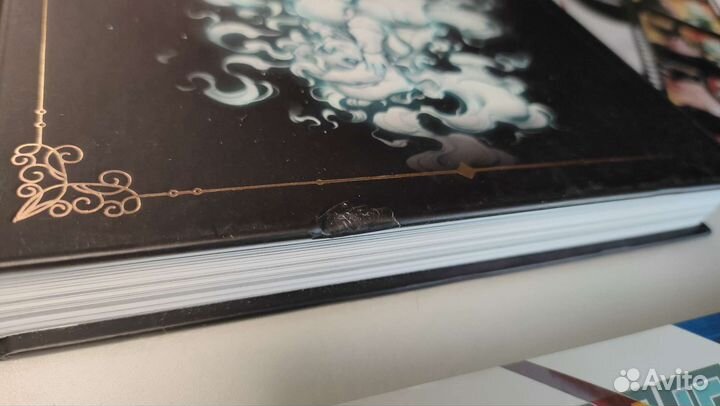 Графические романы и комиксы