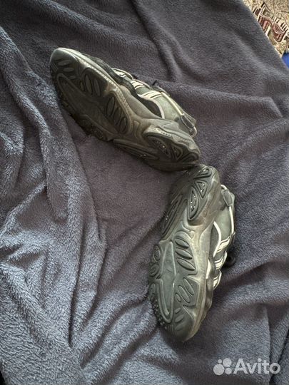 Кроссовки adidas ozweego 38