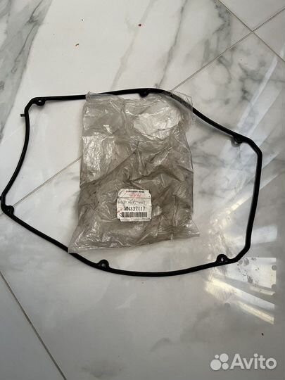 Прокладка клапанной крышки MN137117